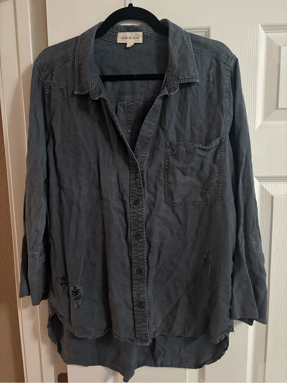 Cloth & Stone chambray tencel lyocell button up blouse top shirt distressed L